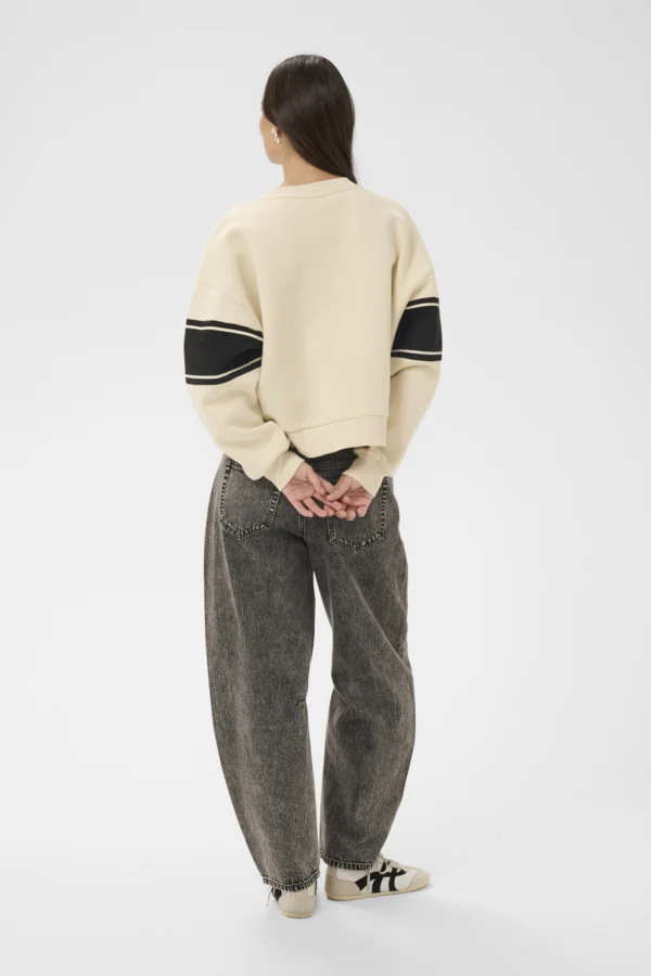 KAassia Sweatshirt - Image 3