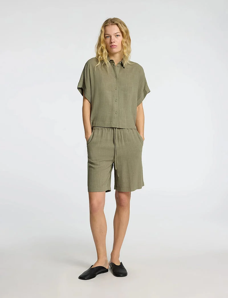 Viva SS Cropped Sun Shirt - Image 2